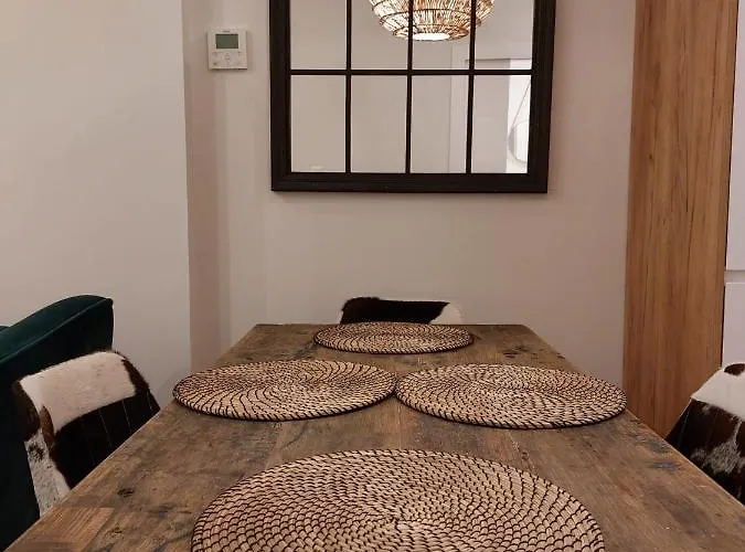 Hidden Gem Pasquin In Mercado *